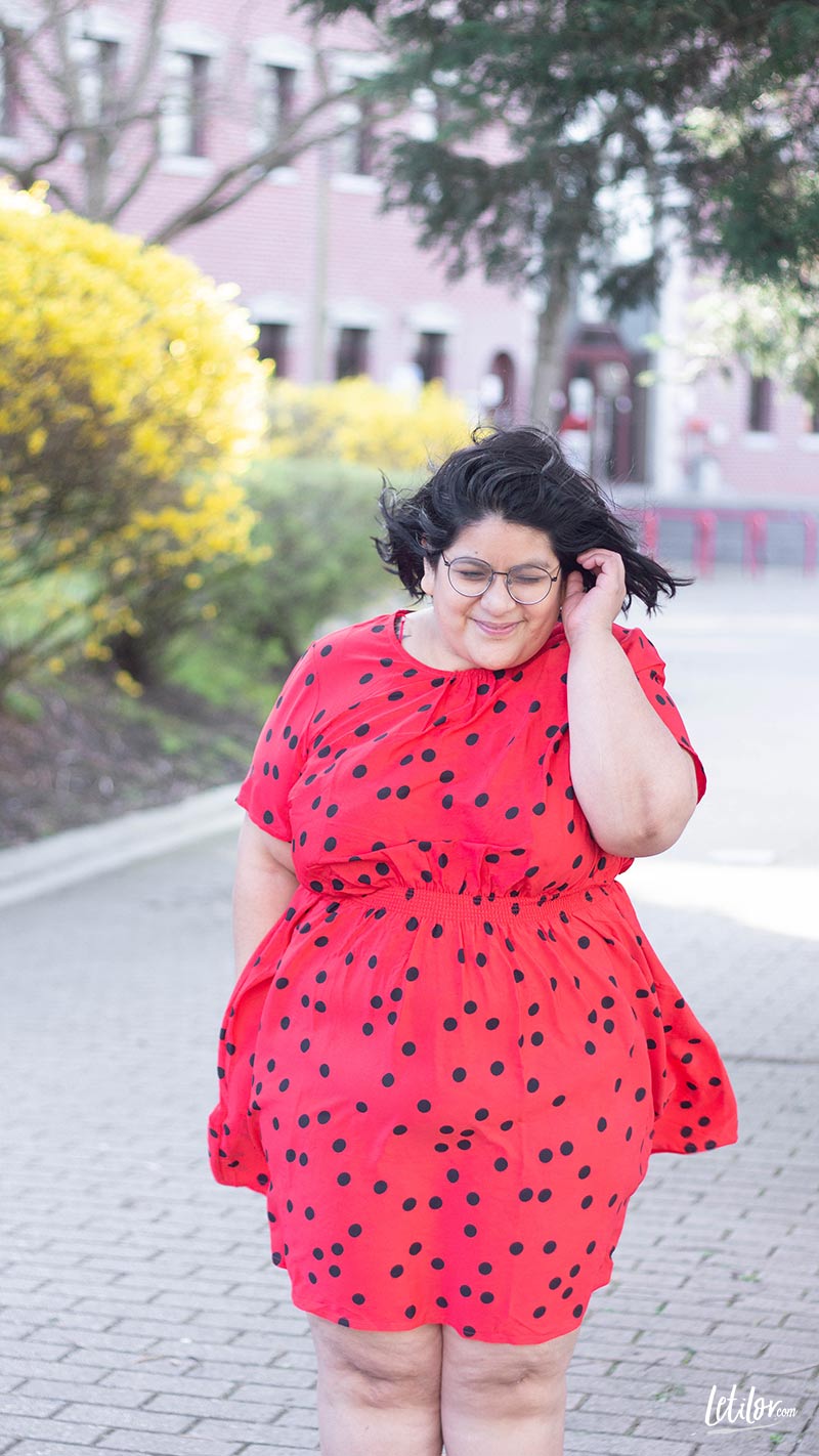 Robe grande taille chic rouge à pois