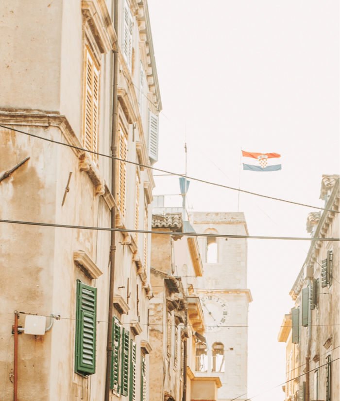 charlotablunarova-com-WSerjm7pj_8-unsplash-crp charlotablunarova-com-WSerjm7pj_8-unsplash-crp