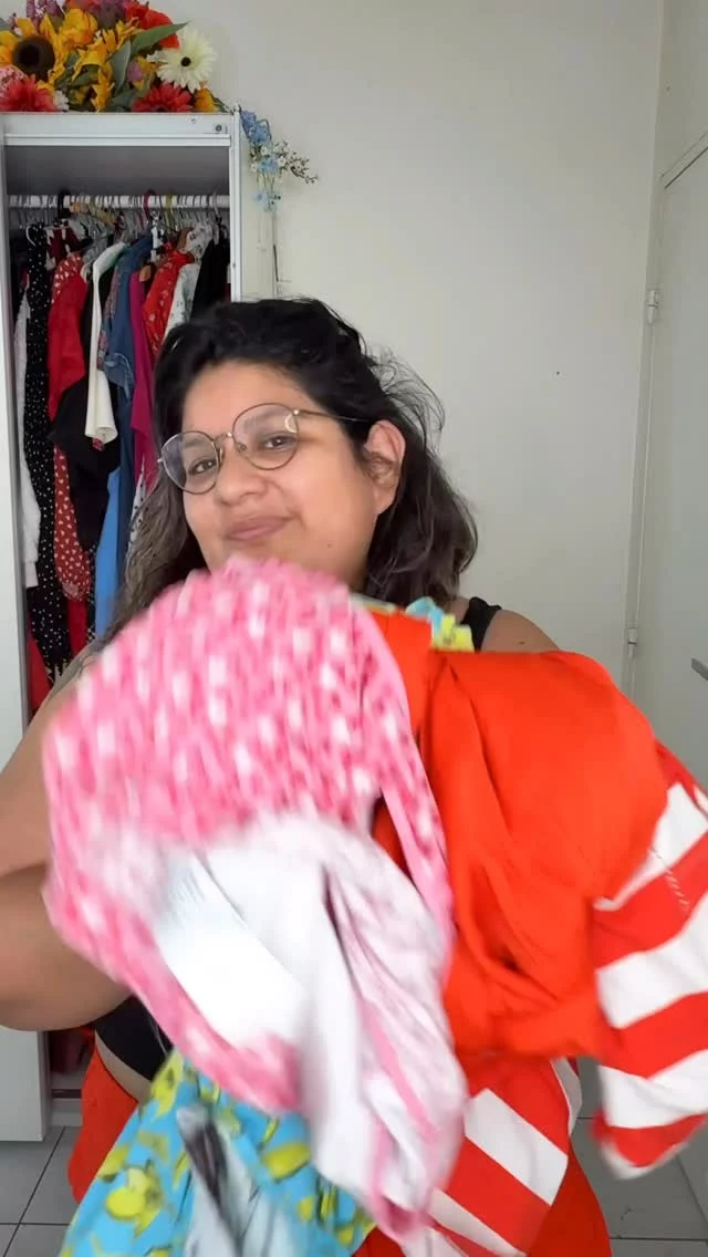 Code LETILOR200 donne 20% de réduction sur votre commande. Haul et Try On @ullapopken_official . Je porte du 50 , un pantalon idéal pour les petites curvy, brassières, t-shirt rayé et deux maillots. Cette commande a été offerte par la marque. #plussize #curvygirlsrock #grandetaille